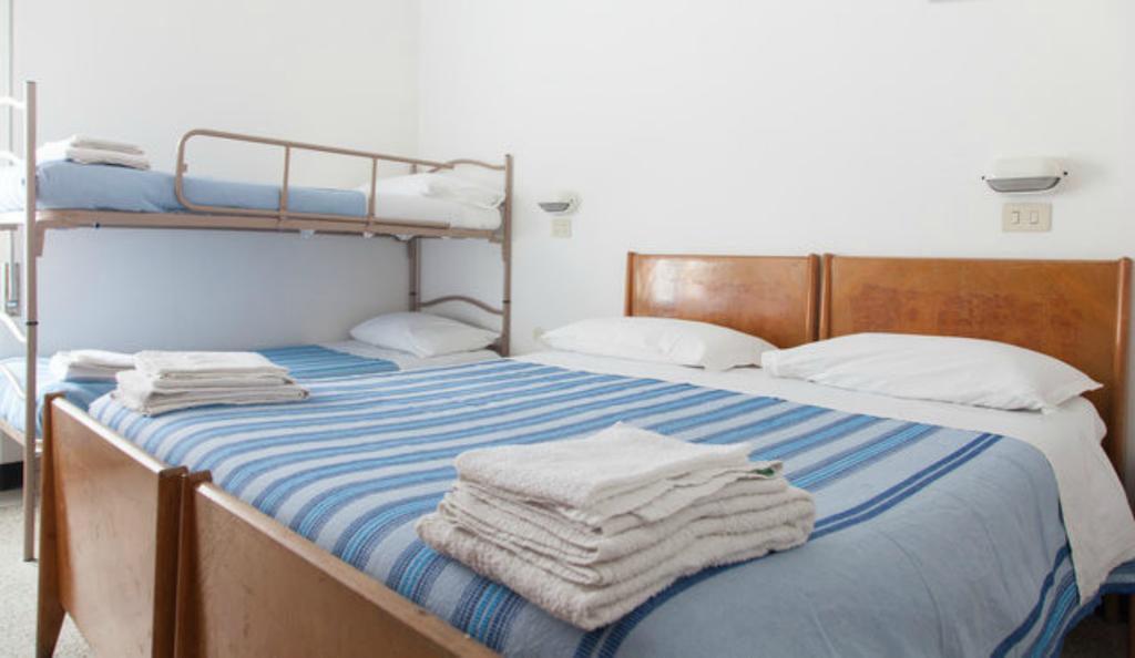 Hotel Ronconi Римини Стая снимка
