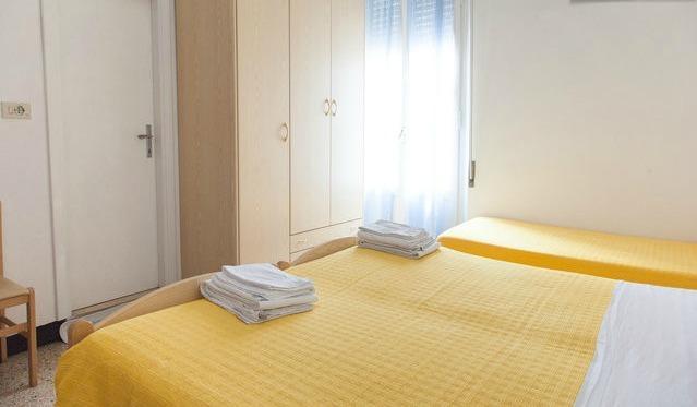 Hotel Ronconi Римини Стая снимка